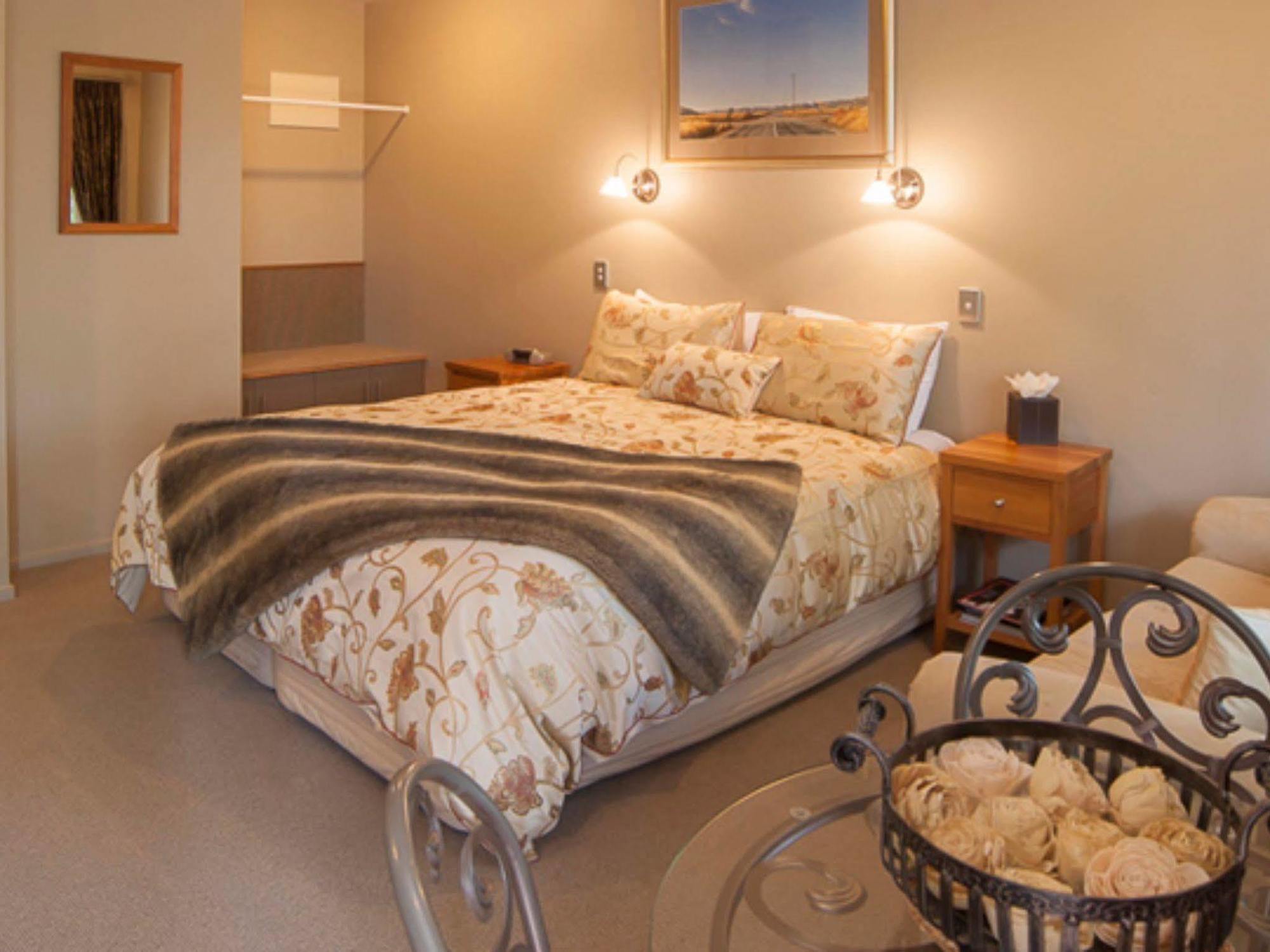 Blue Ridge Studios And Bed & Breakfast Te Anau Luaran gambar