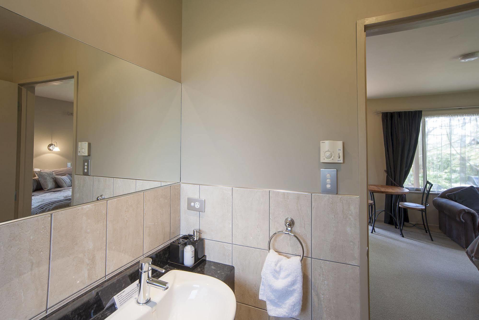 Blue Ridge Studios And Bed & Breakfast Te Anau Luaran gambar